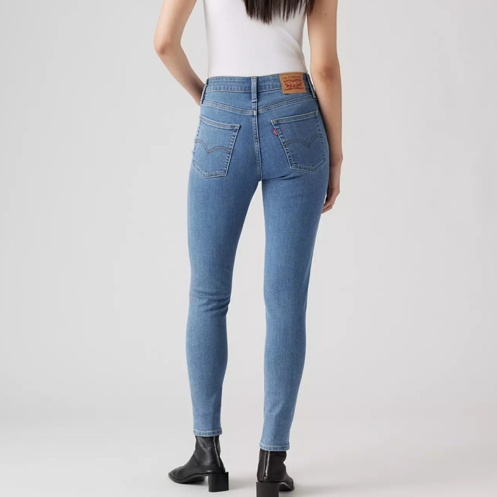 Levi's 721 High-Rise Skinny Jeans